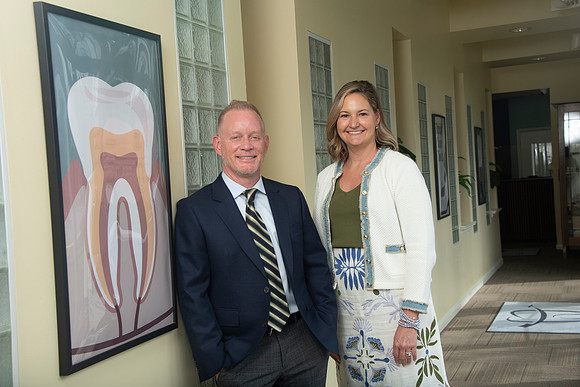DH7_5371 dentist