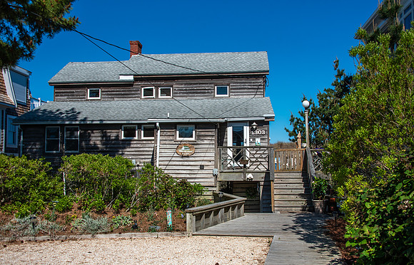 DH7_6943 ext hodges