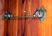 DH7_9214 bathroom wood detail