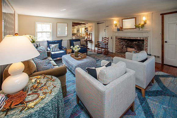 DH7_9159 livingroom1