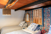 DH7_9307 bunkroom