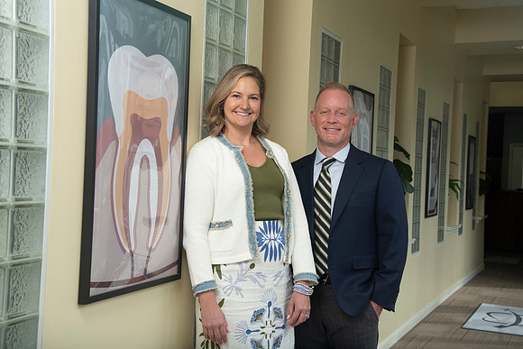 DH7_5363 dentist