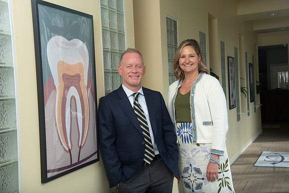 DH7_5373 dentist