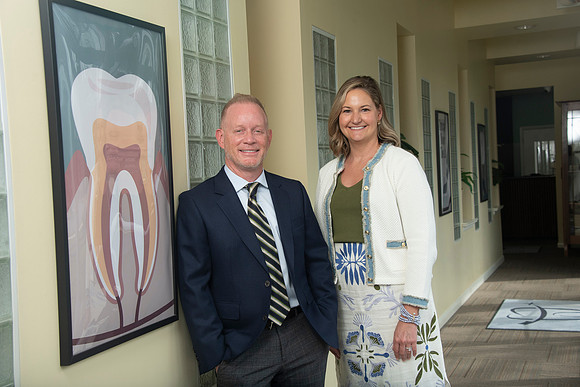 DH7_5372 dentist